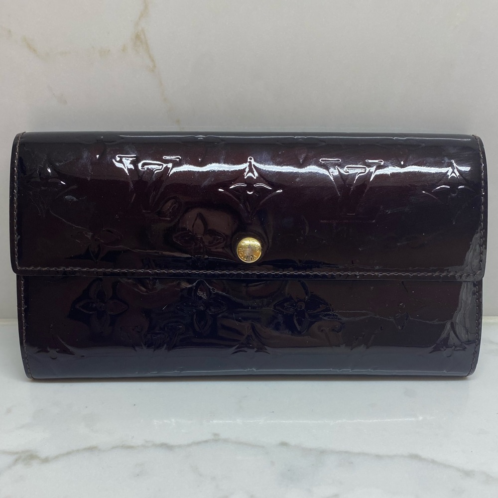 Authentic Louis Vuitton Sarah Wallet in Vernis Leather